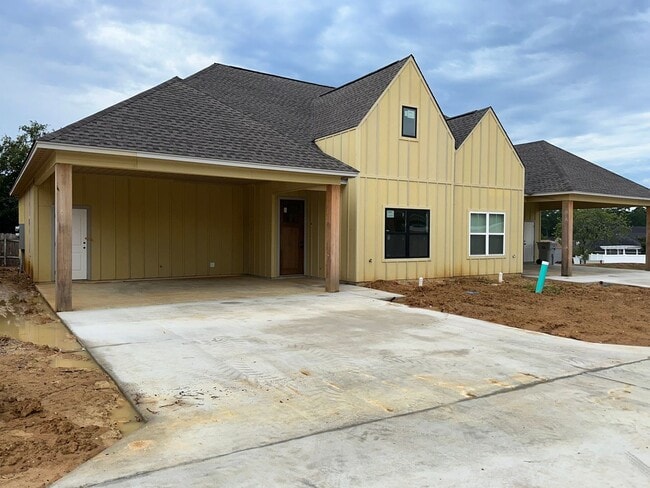 Building Photo - 2-bedroom 2 bath luxury apartment housing