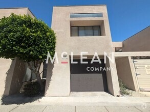 Building Photo - 420 Village Square W