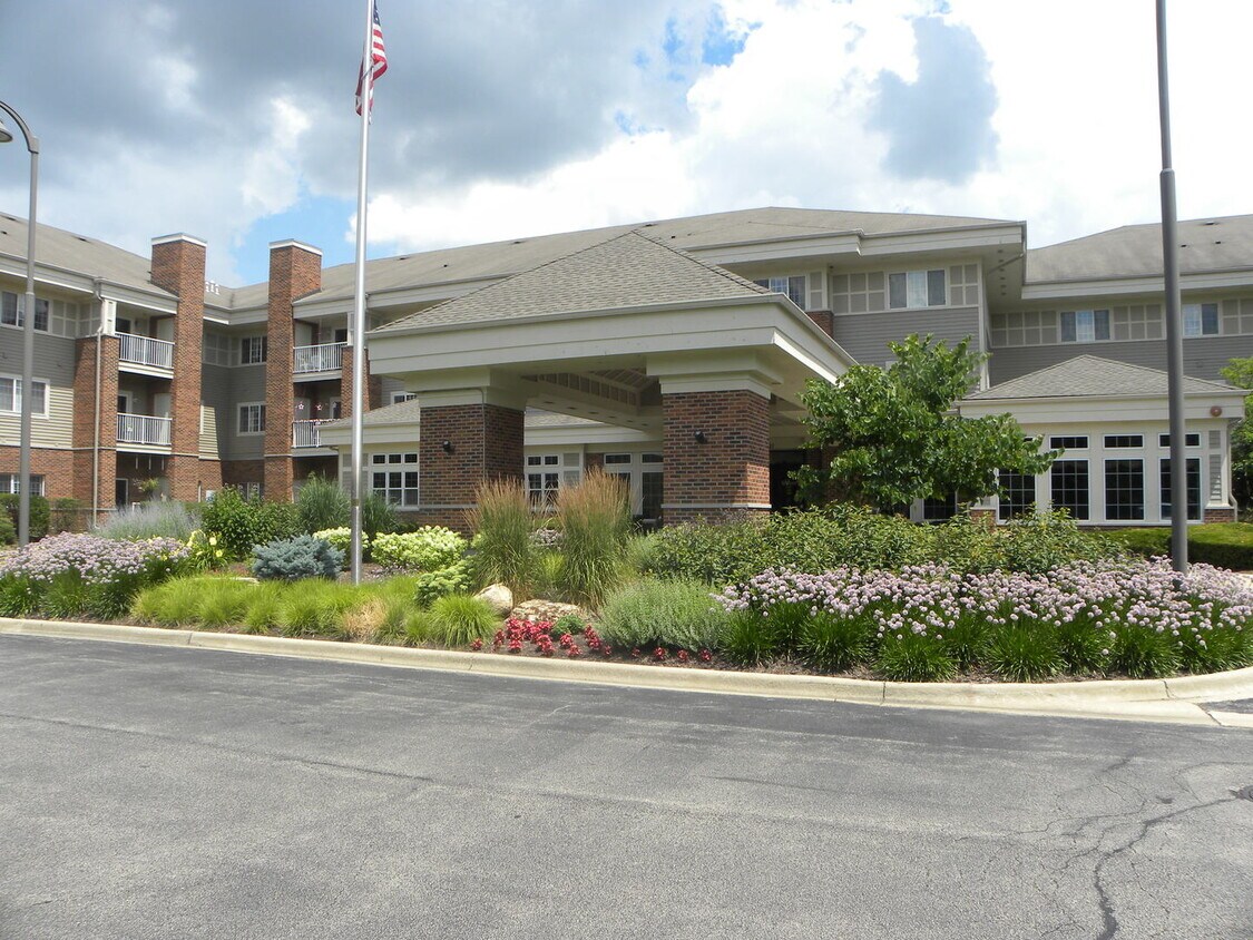 Primary Photo - 801 N McLean Blvd
