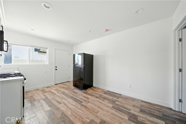 Foto del edificio - 823 W 78th St