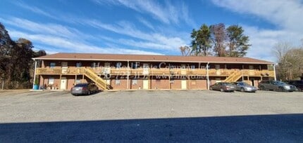 Building Photo - 3011 Broadbay Dr