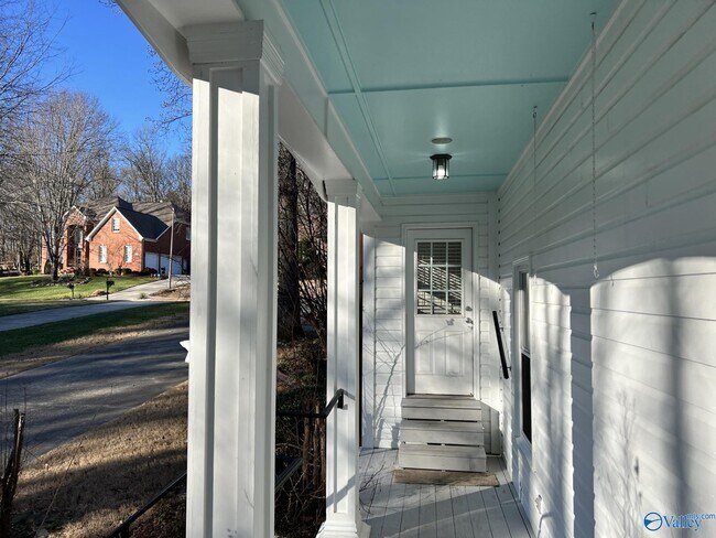 Building Photo - 112 Highland Ridge Dr