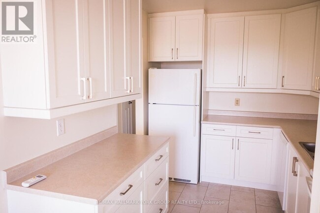 Building Photo - 141-141 Edgehill Dr