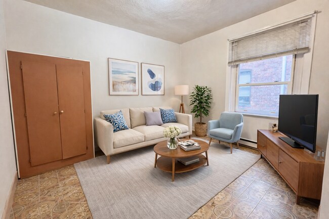 Building Photo - 84 N Margin St