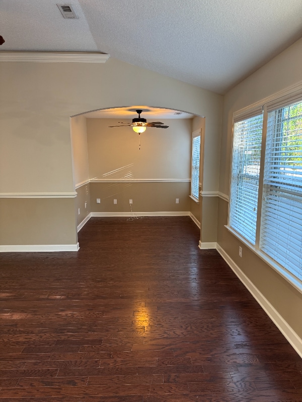 Foto del edificio - 710 Grays Harbor Ct