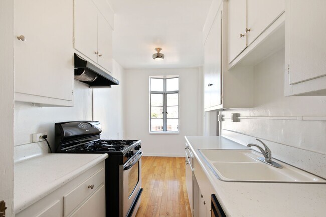 Foto del edificio - 1314 Hayworth Ave