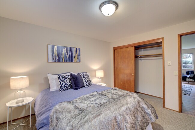 Foto del edificio - 2355 48th Ave SW