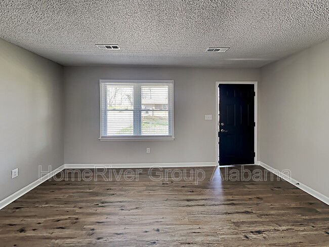 Building Photo - 124 Nicole Way