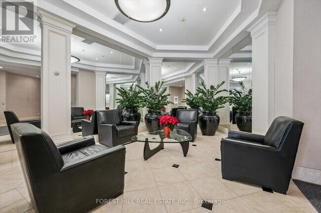 Photo du bâtiment - 801 King St W