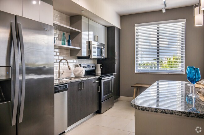 Cocina del estudio - Moda North Bay Village