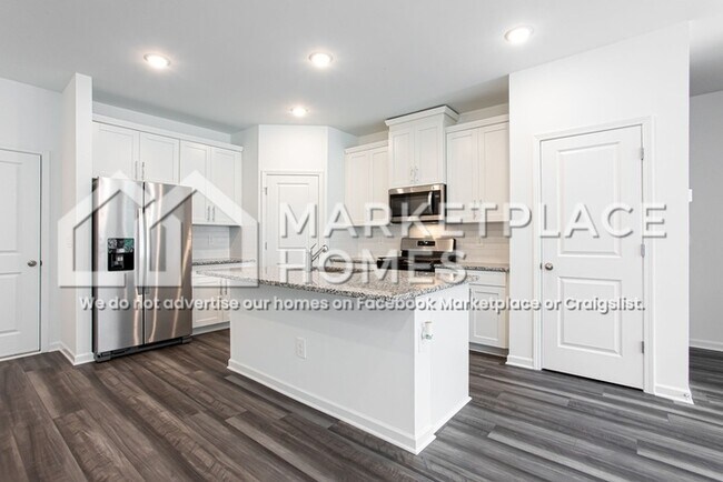 Building Photo - 124 Harpy Dr