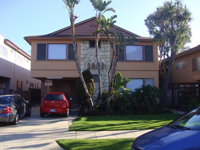 Building Photo - 3622 Mentone Ave