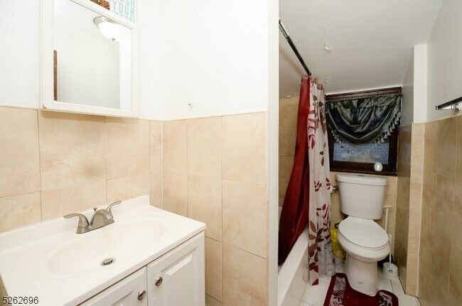 Building Photo - 179 Trimble Ave