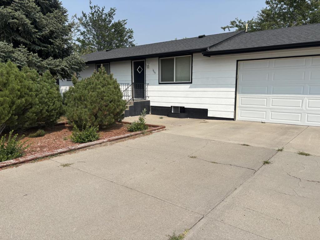 Primary Photo - 1809 E G St