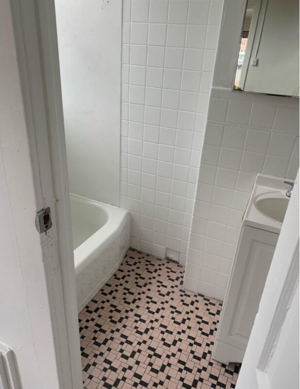 Foto del edificio - 542 E State St