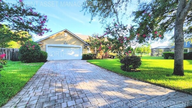 Building Photo - Luxurious 5-Bedroom Retreat with Private P...