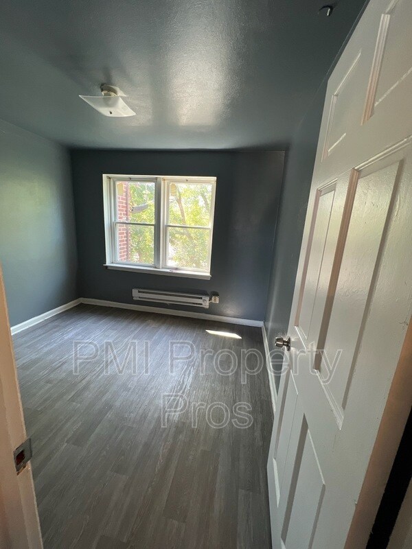 Building Photo - 2425 19th St