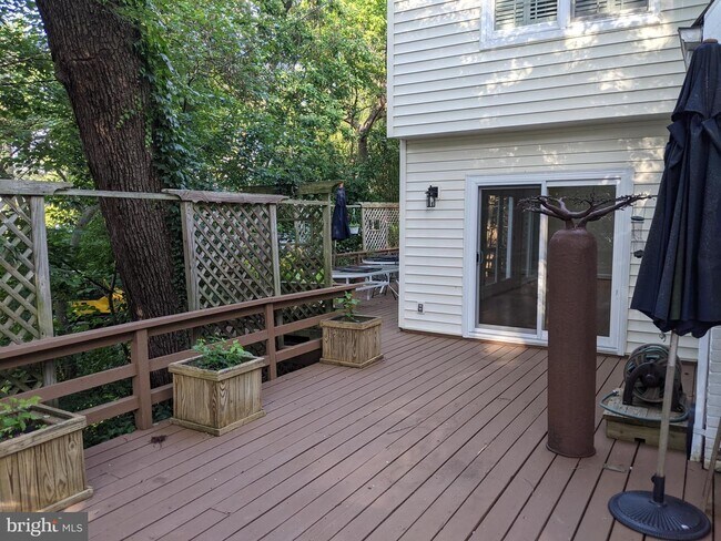 Foto del edificio - 4855 Reservoir Rd NW