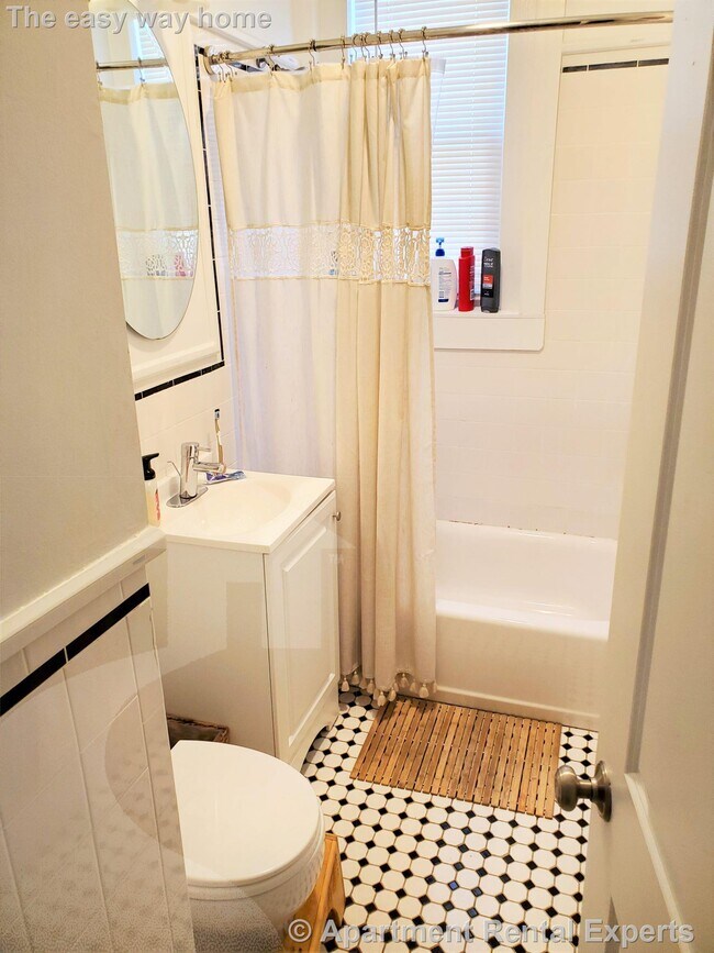 Foto del edificio - 170 Maple St