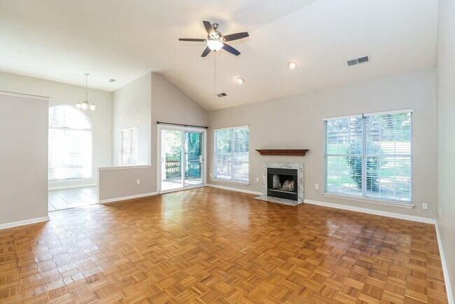 Foto del edificio - 11910 Harris Ridge Dr