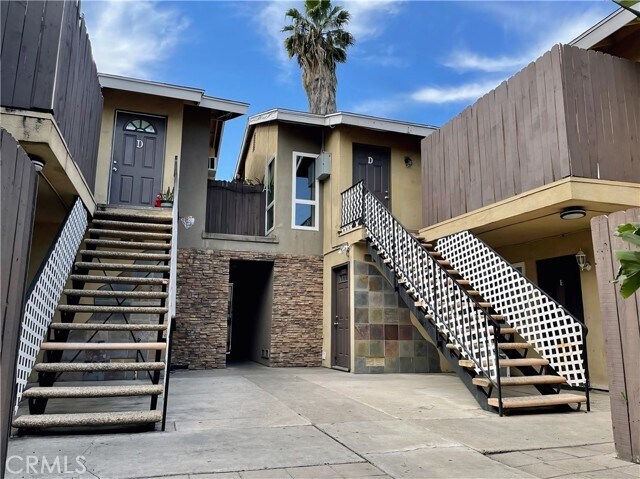 Building Photo - 15641 Tustin Village Way