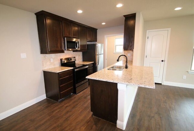 Foto del edificio - ~ Arrowhead Point's BEAUTIFUL Duplex Homes...