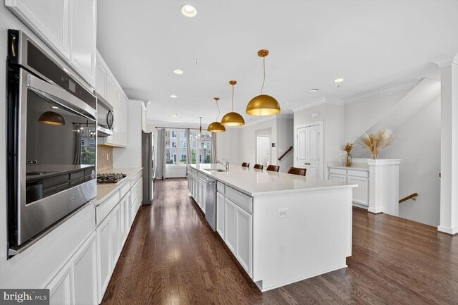Building Photo - 5303 Greenwich Cir