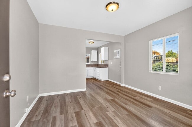 Building Photo - 622 J St