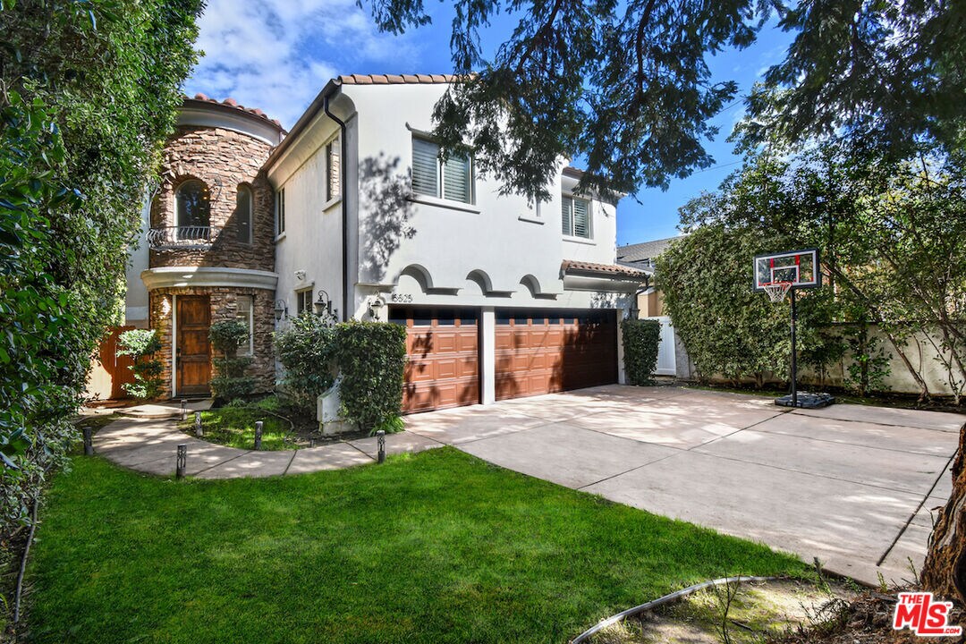 Foto principal - 15525 Morrison St