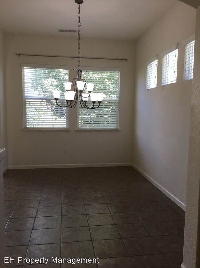 Foto del edificio - 3 br, 2 bath House - 10108 Annie St