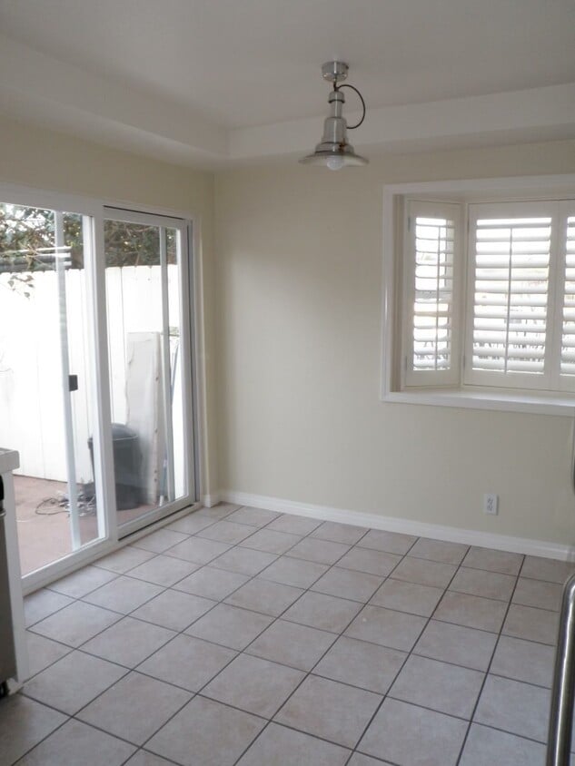 Building Photo - 3970 Ingraham St