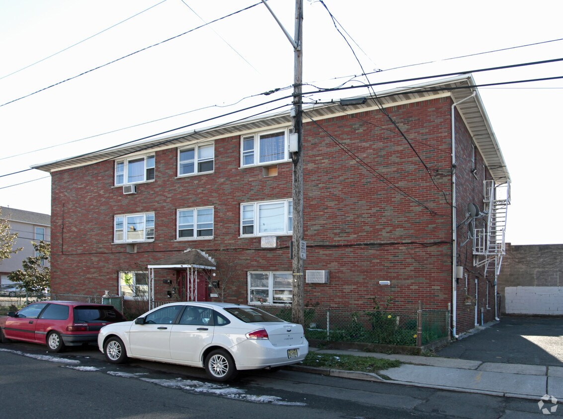 Building Photo - 406 Spencer St