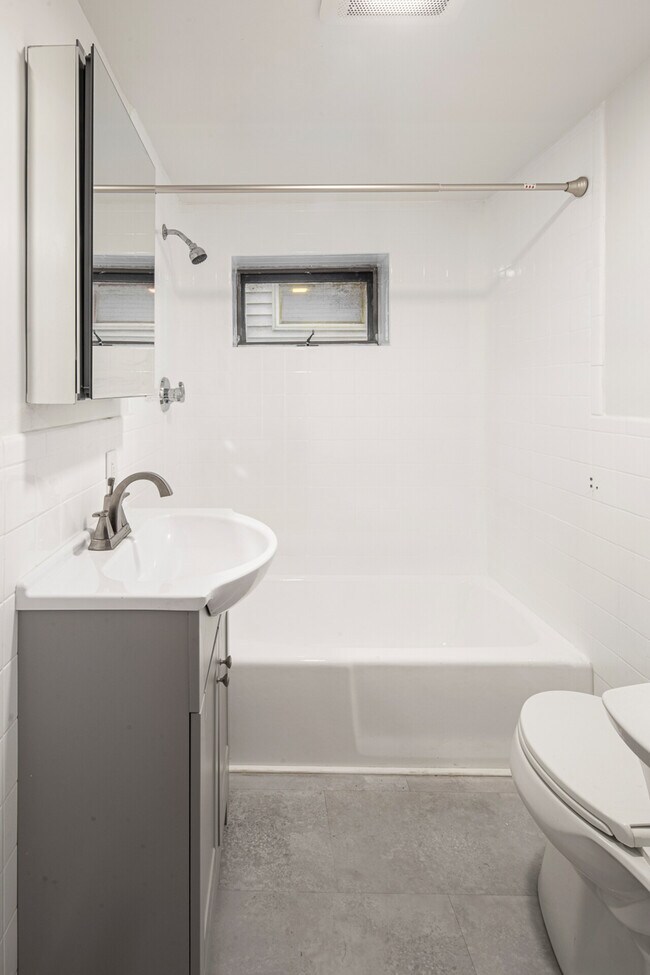 Foto del edificio - 323 Williams St