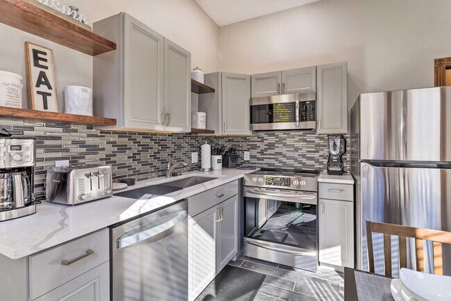 Foto del edificio - 1533 N Williams St