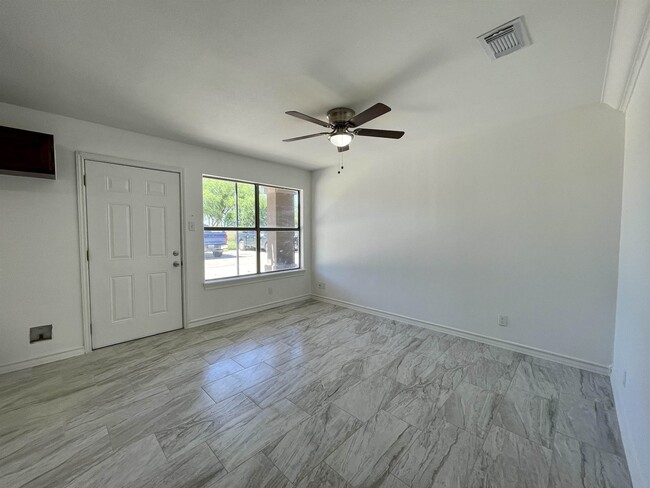 Building Photo - 201 Masterson Rd