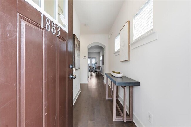 Foto del edificio - 1883 Plainsboro Dr