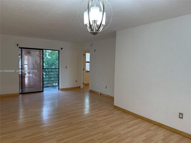 Foto del edificio - 20800 NE 8th Ct