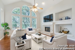 Foto del edificio - 19531 Clay Oak
