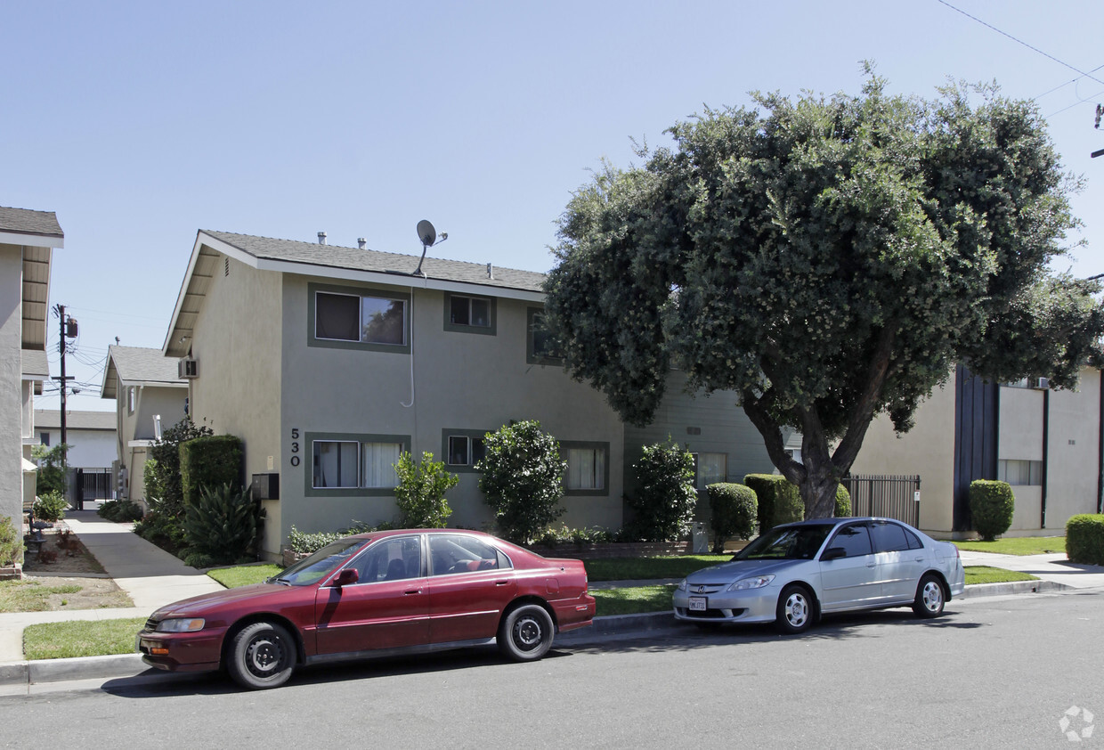 Primary Photo - La Cadena Apartments