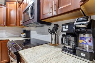 Building Photo - 11522 Oval Dr W