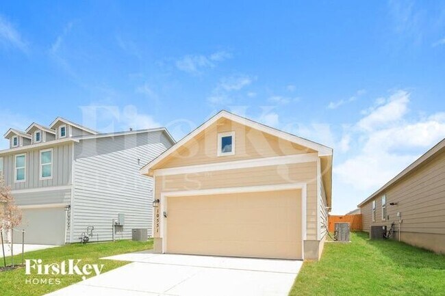 Foto del edificio - 10551 McClintock Dr