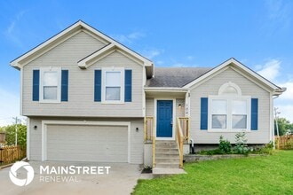 Building Photo - 1001 E Madelyn Dr