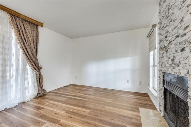 Building Photo - 1410 Meadowood Village Dr