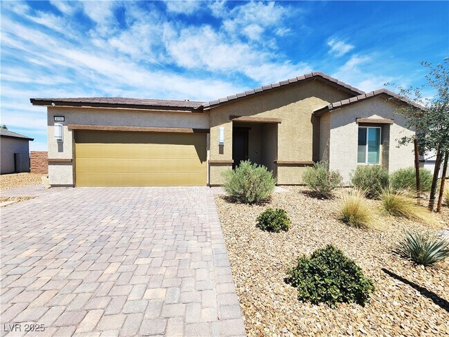 Building Photo - 4096 E Cactus Cyn Dr