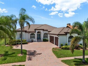 Building Photo - 949 Allegro Ln