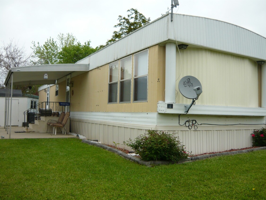 303 Lockerbie Pl Unit 303, Fairmount, IN 46928 Room for Rent in