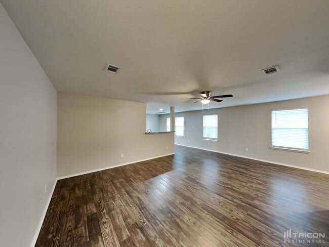 Building Photo - 9025 Puerto Vista Dr