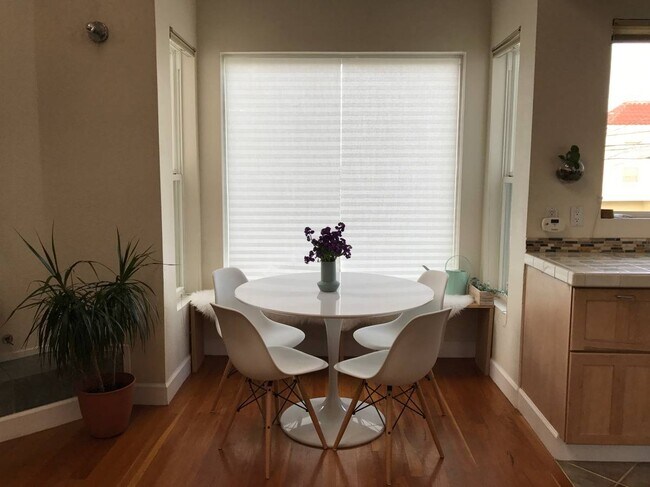 Rincón para comer - 1106A Treat Ave