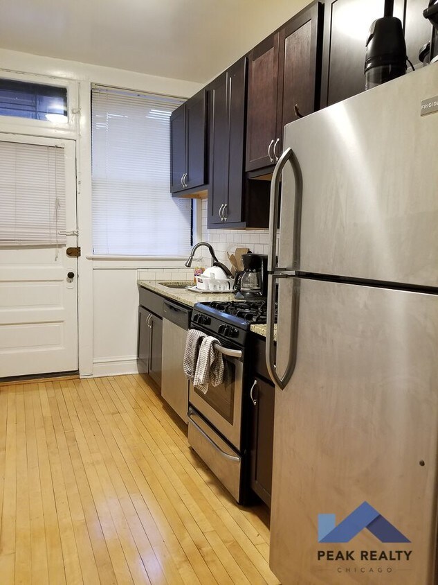 Foto principal - 1453 W Cornelia Ave
