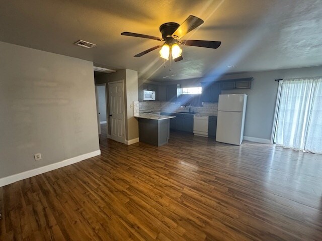 Foto del edificio - 4922 NW Ozmun Ave